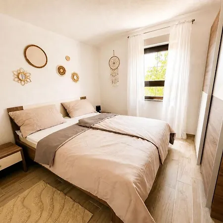 Mate Apartman