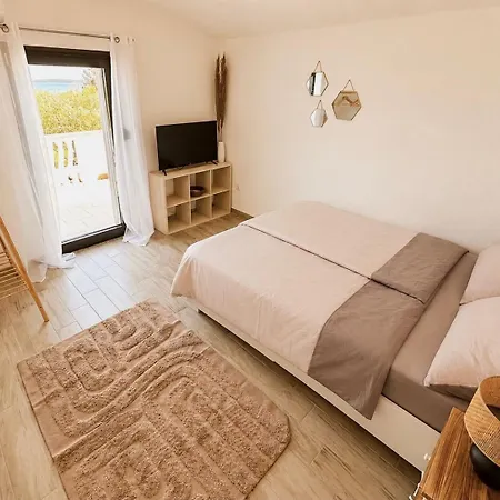 Mate Apartman Nin
