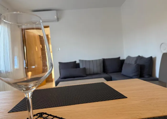 Mate Апартаменты Нин